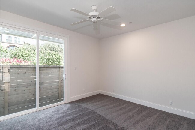 Building Photo - 3821 N Braeswood Blvd