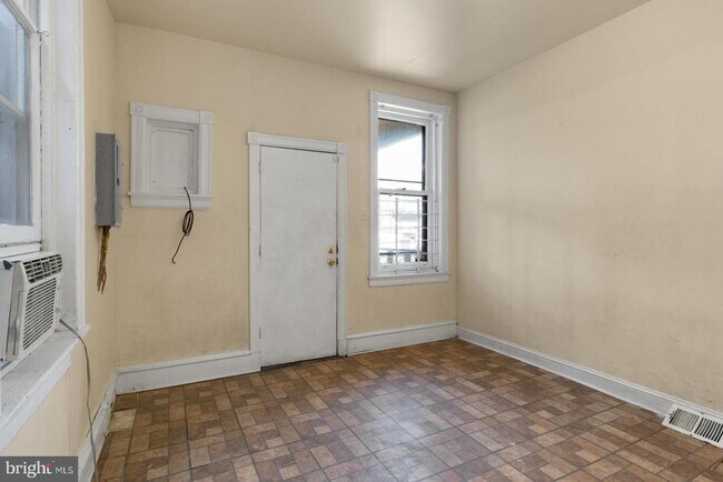 Building Photo - 5147 Hazel Ave