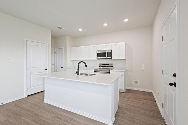 Building Photo - Brand New 4 Bed / 3 Bath Home for Rent Mod...
