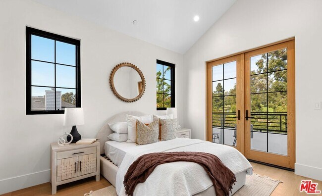 Building Photo - 2565 Patricia Ave