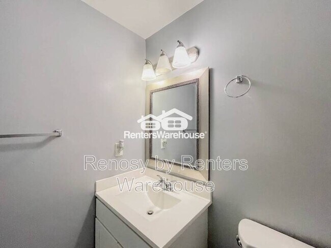 Building Photo - 651 Ridge Cir