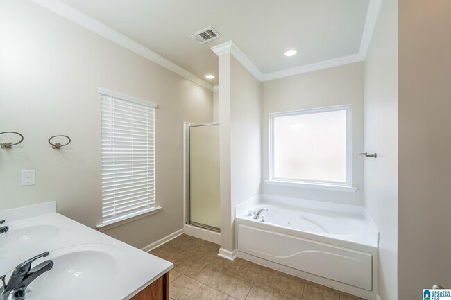 Building Photo - 6525 Southern Trace Dr