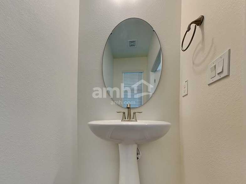 Building Photo - 6065 Little Blf Cir