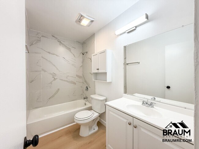 Building Photo - 4636 Laurel Canyon Blvd