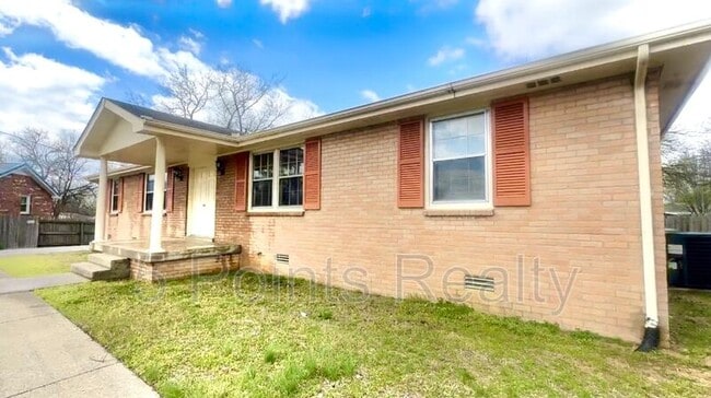 Primary Photo - 102 Susan Ct