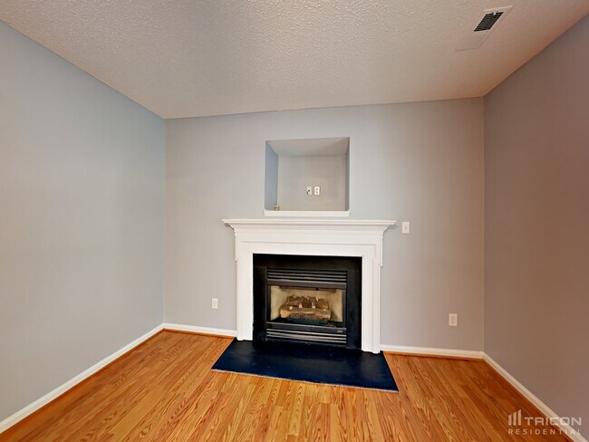 Building Photo - 7525 Rolling Meadows Ln