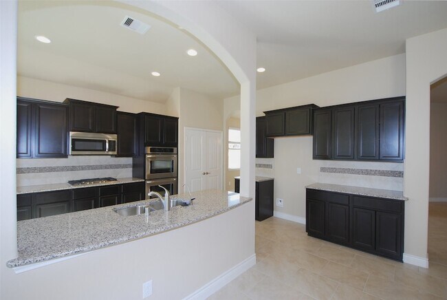 Building Photo - 5607 S Denham Ridge Ln