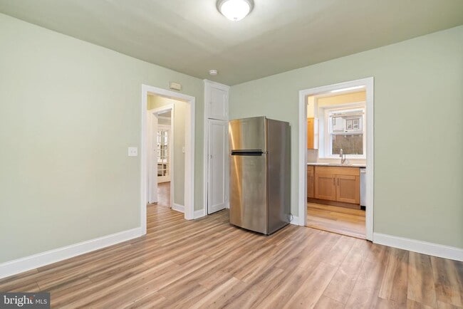 Building Photo - 112 E Township Line Rd