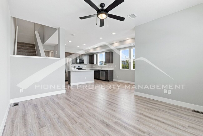 Building Photo - 16137 E Elk Pl