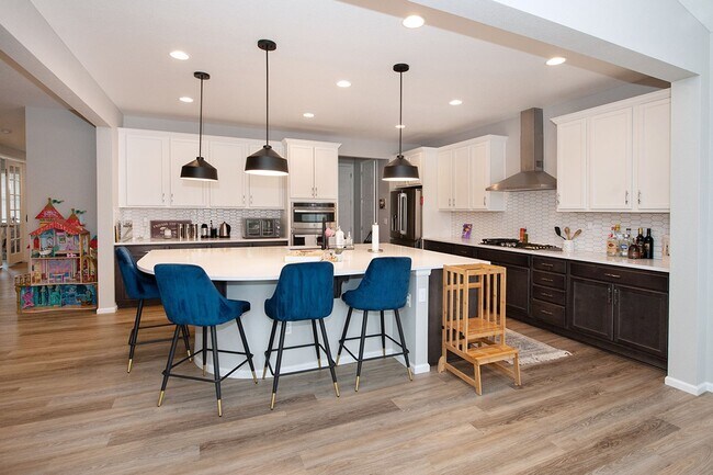 Building Photo - FURNISHED/PARTIALLY FURNISHED NEW HOME | 5...