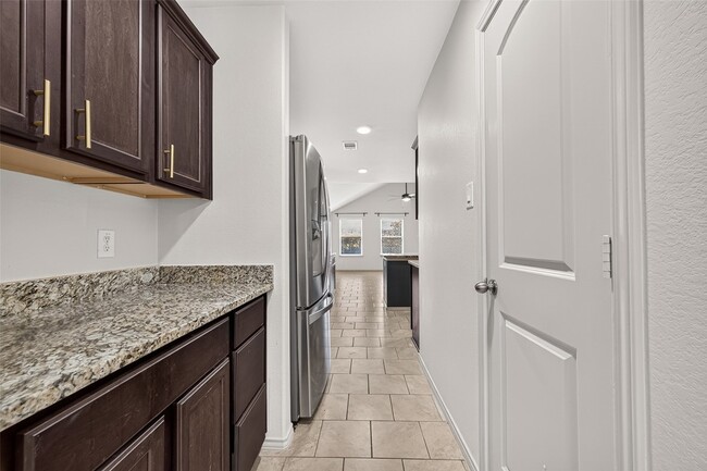Building Photo - 23718 Water Hickory Dr