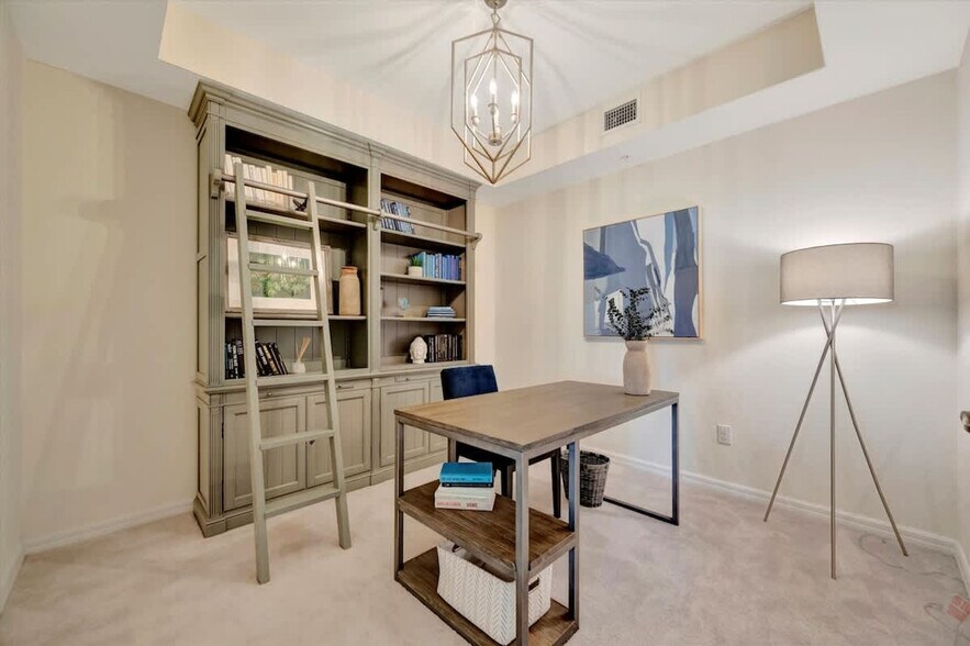 Building Photo - 5720 Palmer Cir