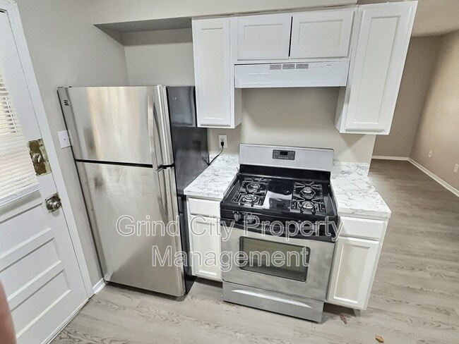 Building Photo - 915 Pope St