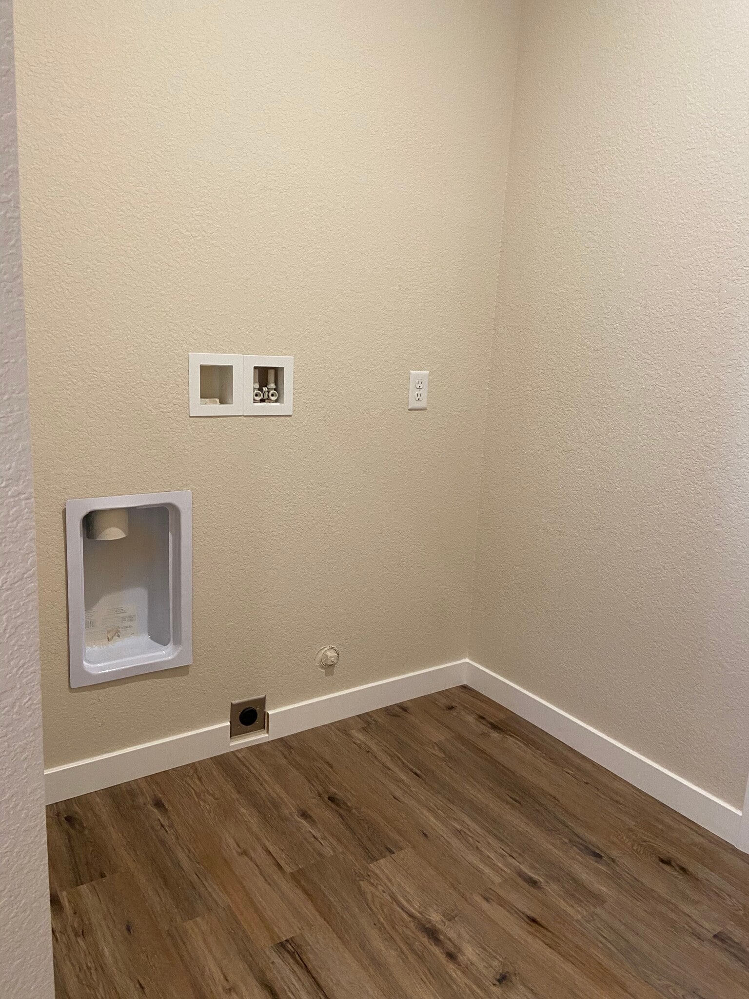 Washer and Dryer Hook ups - 744 E Springmont Dr