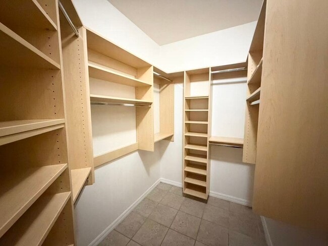 Building Photo - 2295 Tedesca Dr