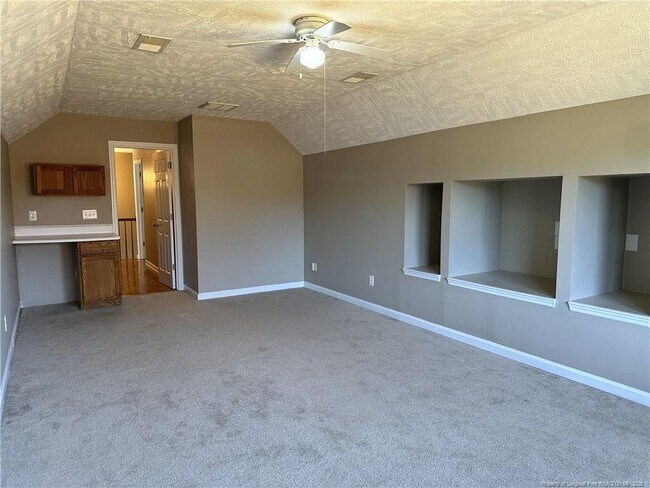 Building Photo - 6521 Ryefield Dr
