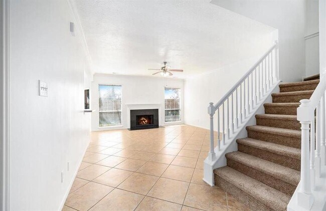 Building Photo - 17811 Scrub Oak Dr