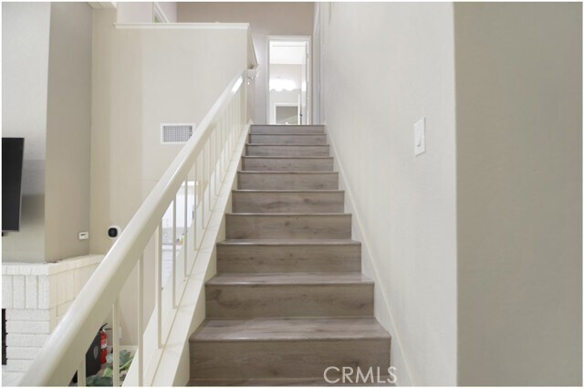 Building Photo - 902 Creekside Dr