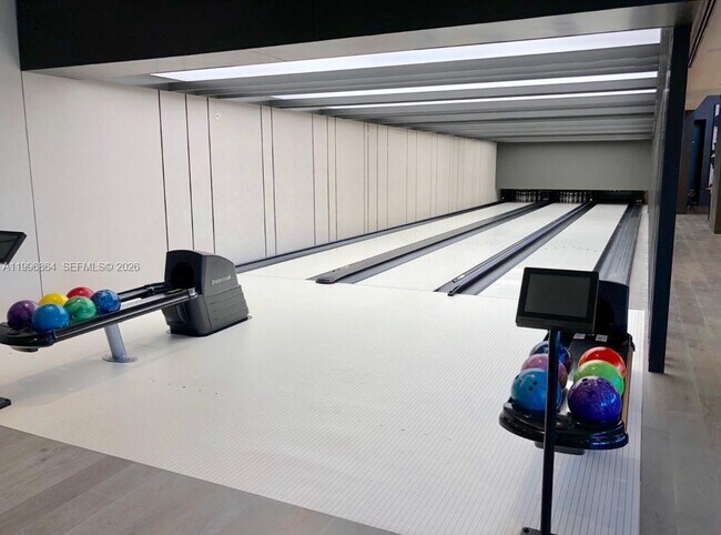 Building Photo - 480 NE 31st St