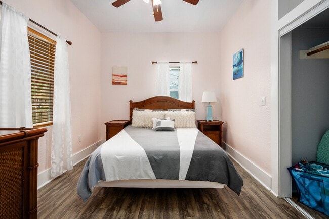 Building Photo - 2015 37th St