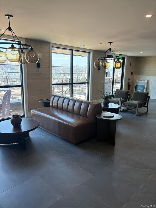 Building Photo - 25 S Riverside Ave