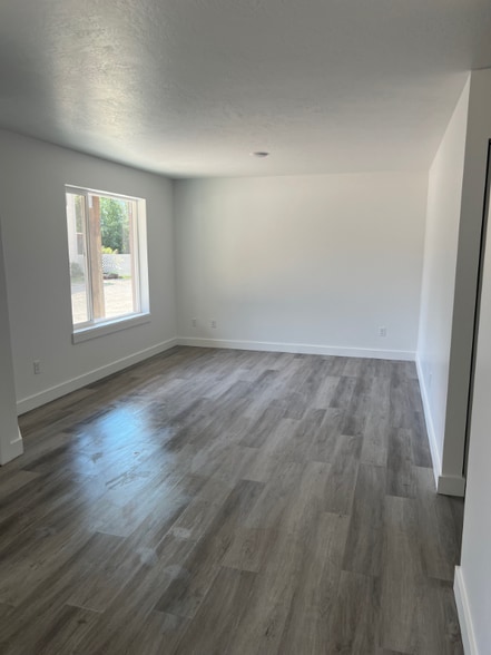 Building Photo - 115 Skeels Ave