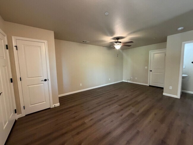 Building Photo - 1194 Velarde Cir
