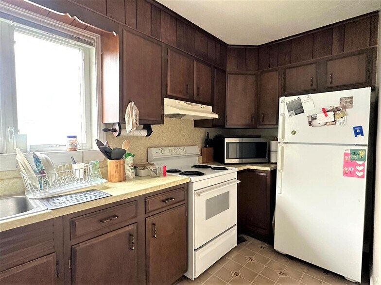 Building Photo - 65 Boston Ave