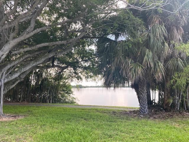 Building Photo - 3360 Lake Osborne Dr