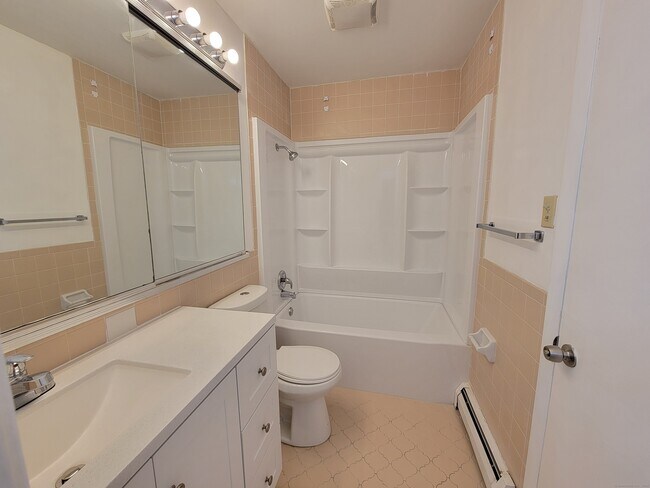 Building Photo - 48 Sutton Pl