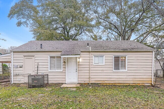 Building Photo - 209 Woodward Dr