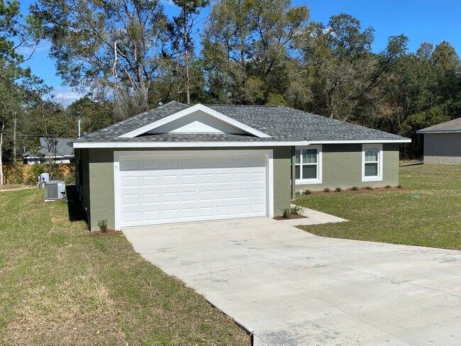 Building Photo - Custom Home - Desirable SE Ocala Neighborhood 3/2/2 **Won't Last**