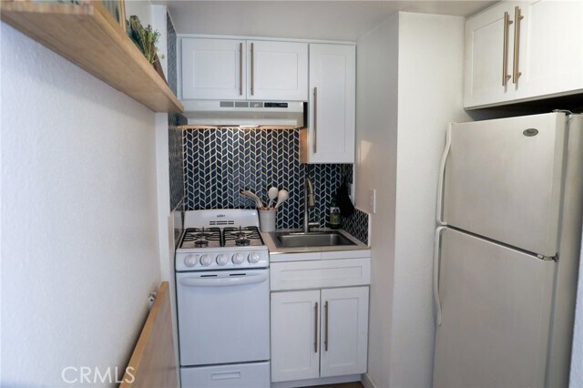 Building Photo - 160 Avenida Florencia