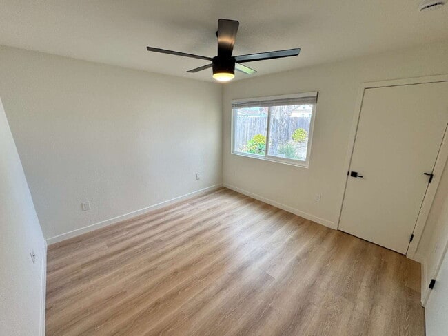 Building Photo - AVAILABLE NOW - BRAND NEW 1 BED/1BATH UNIT