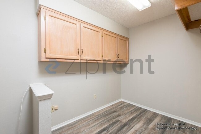 Building Photo - 2588 Stony Brook Ln