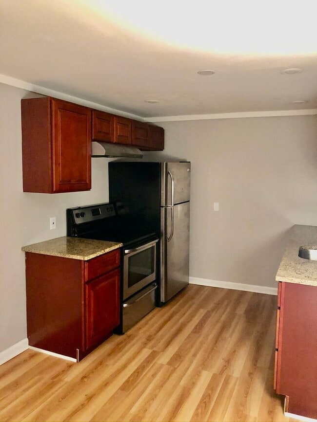 Building Photo - 418 N Darlington St