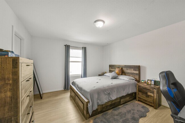 Building Photo - 147 Renodes Garden Ln