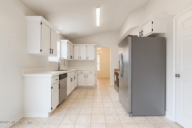 Building Photo - 2898 Canyon Falls Dr