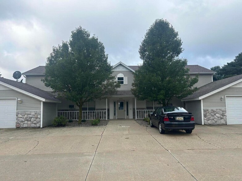 Building Photo - 607 Trinity Dr