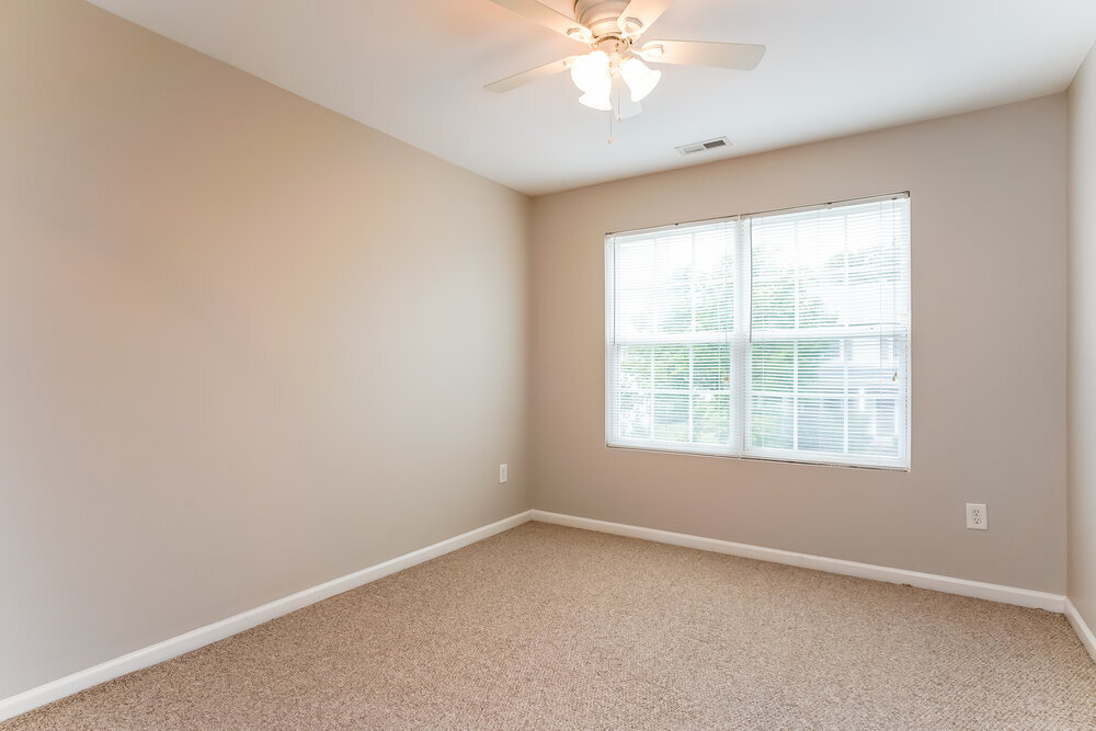 Building Photo - 708 Calavaras Ln