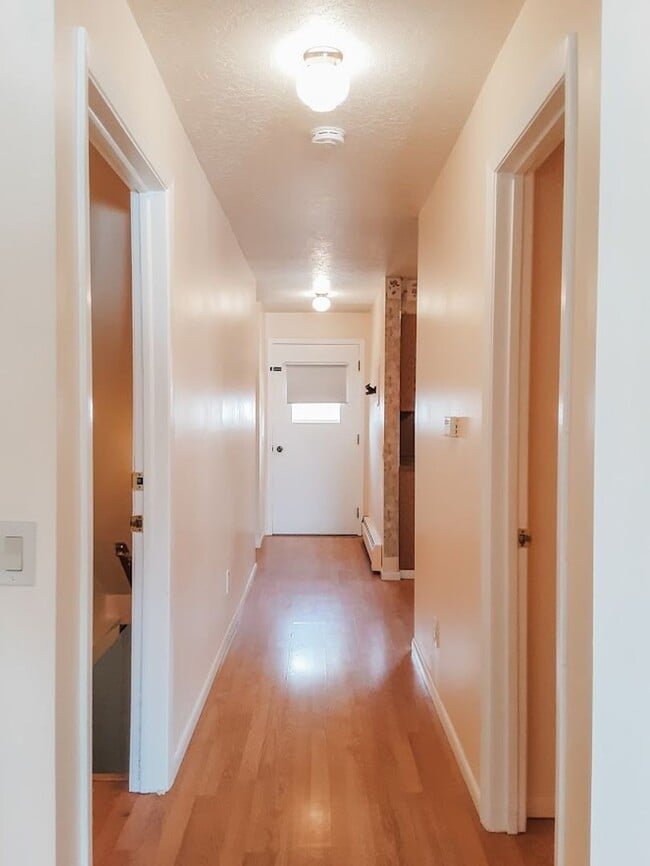Building Photo - UTILITIES INCLUDED! Large 3 bed/ 1.5 bath ...