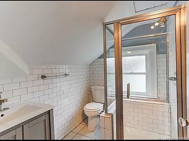 Building Photo - 3426 Kenmore Dr