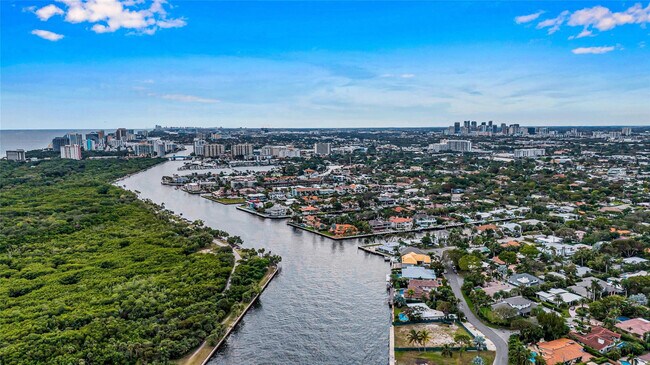 Building Photo - 2757 NE 20th St