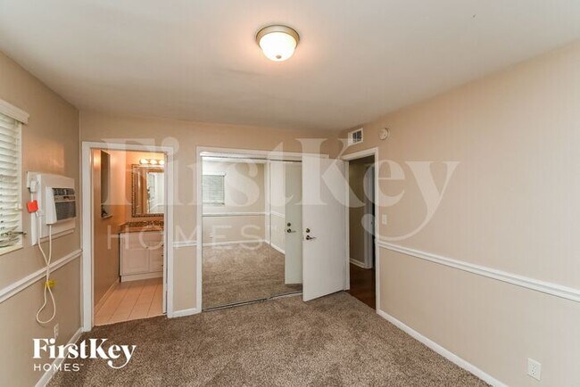 Building Photo - 7940 Fresca St