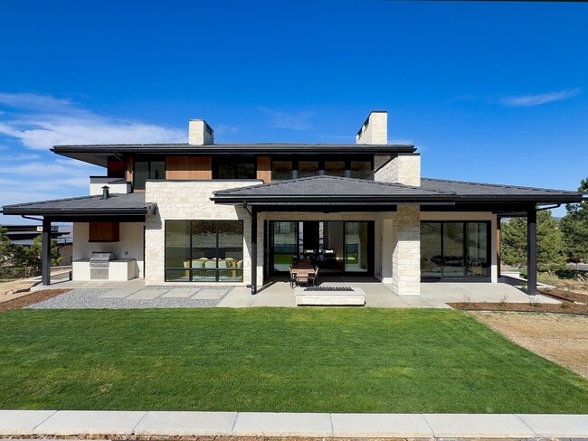 Building Photo - 7705 Dante Dr