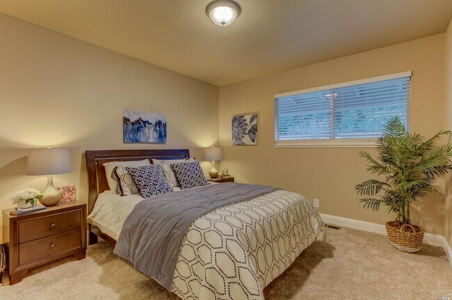 Building Photo - Three Bedroom Single Story Ranch Napa home in Coveted Hidden Valley