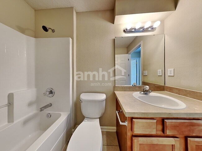 Building Photo - 12333 Anarania Dr