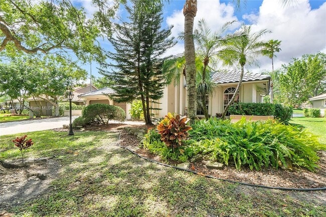 Building Photo - 5925 NW 97th Dr