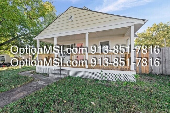 Primary Photo - 1/2 Month Free!! Newly Remodeled 3-Bedroom...