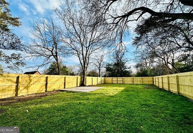 Building Photo - 1834 Walker St